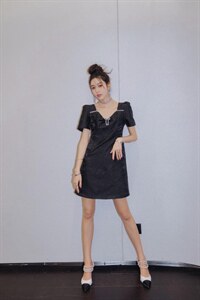 现货撞色蝴蝶结提花连衣裙图片