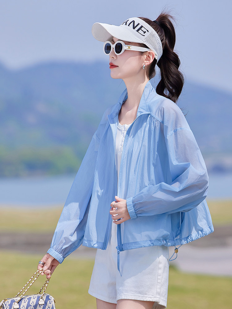 时尚蓝色短款女轻薄小外套夏季新款连帽旅行户外透气长袖薄短外套,女装防晒衣,靓衣阁