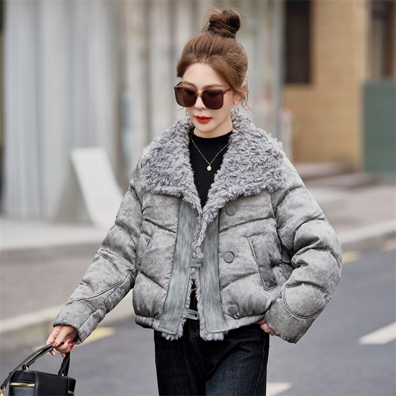 短款羽绒服女2024冬新款小个子今年流行漂亮灰色羊羔毛大翻领外套,女装羽绒服,瑶迪依秀
