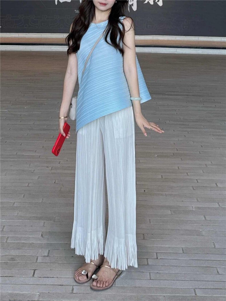 三宅风套装夏女2025新款褶皱法式小资套装2025超火两件套夏装，女装套装/套裙，灵动羽绒服工厂