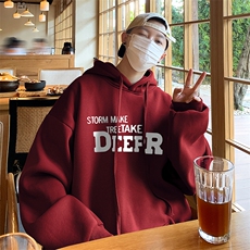 酒红色
