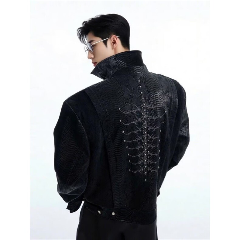 原宿气质流行文艺慵懒潮流简约新款蛇皮纹刺绣铆钉拼接皮衣，男装皮衣，星座613