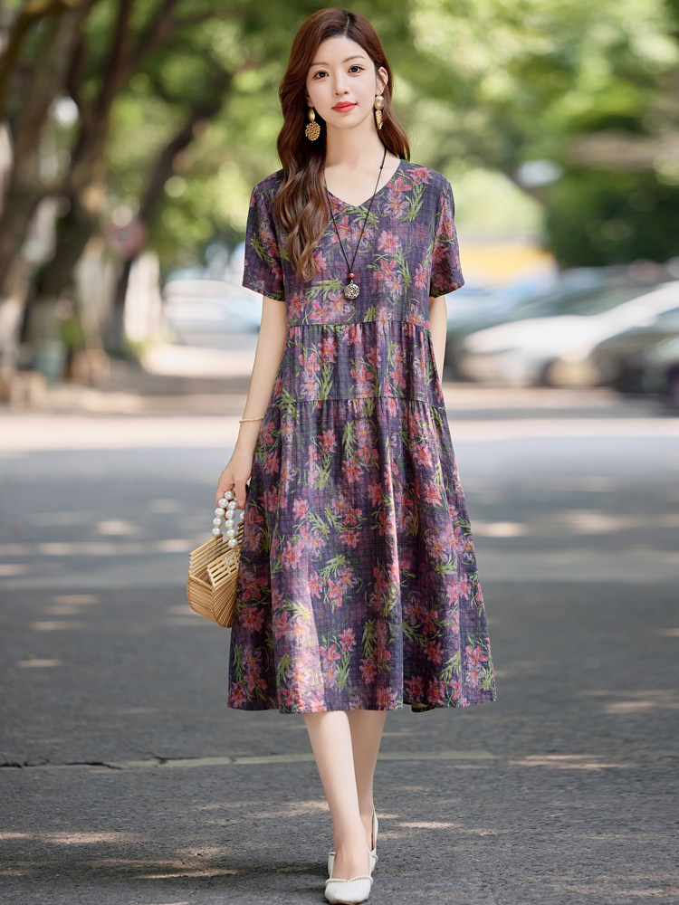 现货，，复古减龄碎花连衣裙女装2025年新款夏季气质收腰棉麻裙子,女装连衣裙,依万里