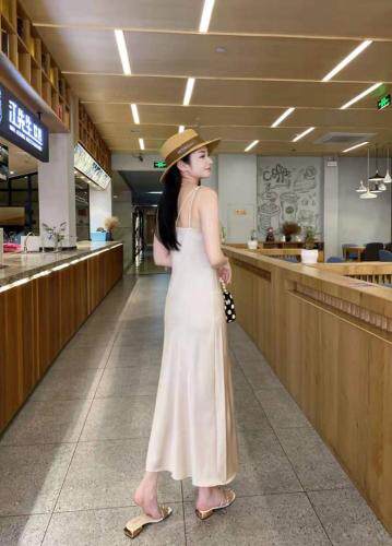 连衣裙，女装连衣裙，魅力元素