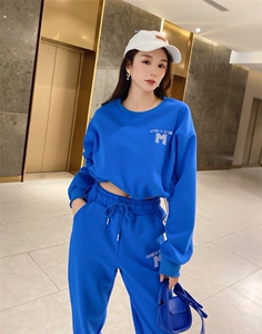现货春季套装图片