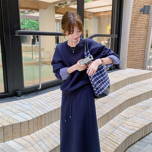 韩系穿搭格子拼接长袖卫衣半身长裙两件套女春季新款休闲通勤套装图片