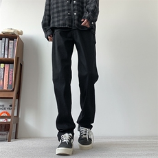 黑色