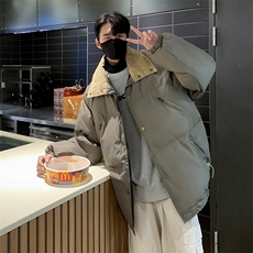灰绿色