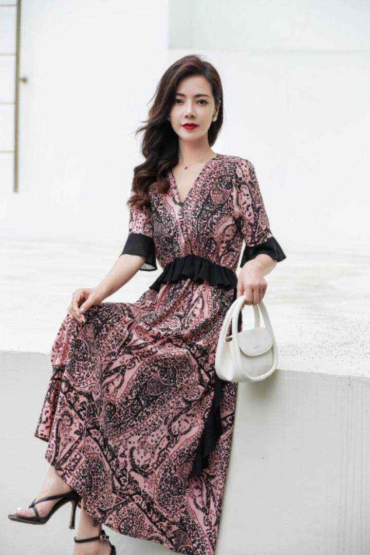 碎花气质连衣裙，女装连衣裙，蓝芝衣秀