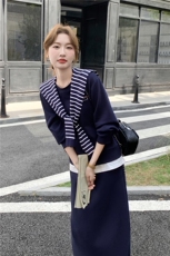 主推现货-2025年秋季新款宽松减龄条纹披肩卫衣套装裙女两件套，女装套装/套裙，霓裳依族