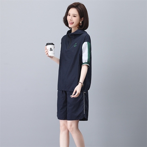夏季短袖短款套装女2023新款洋气减龄连帽上衣宽松休闲时尚两件套图片
