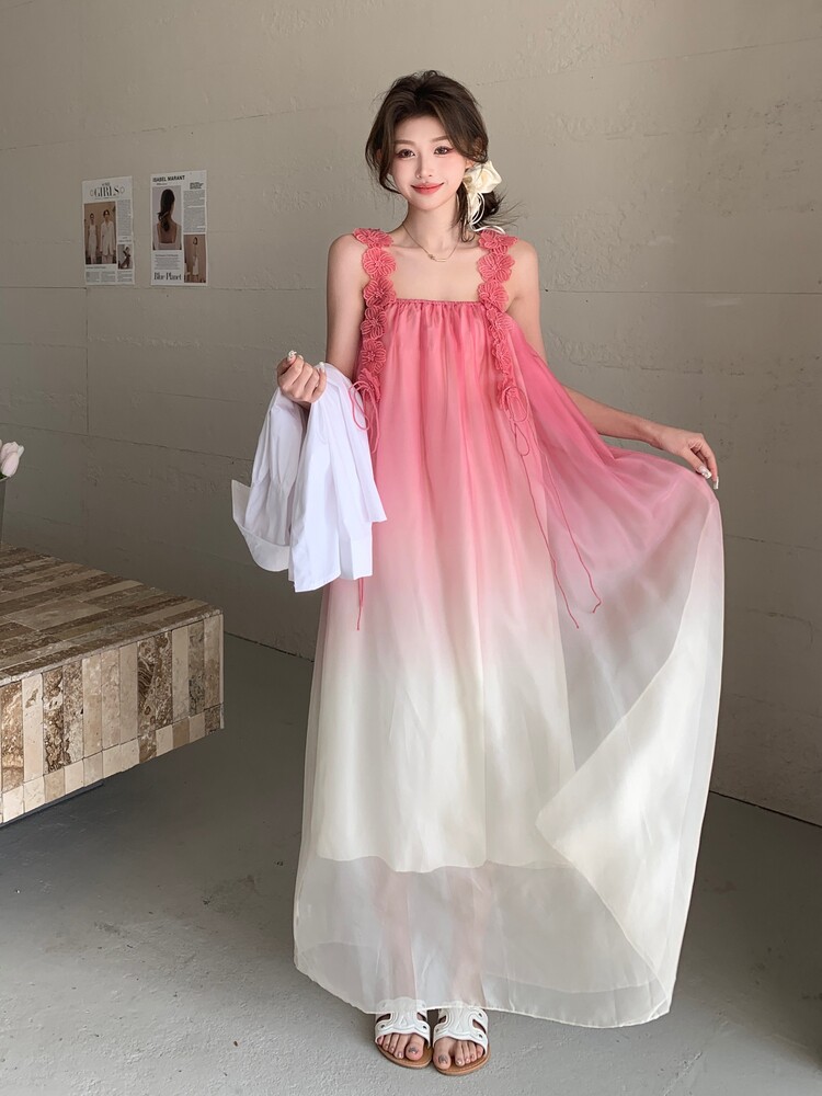 夏季新款海边度假超好看氛围感显瘦超仙连衣裙2025粉色渐变吊带裙,女装连衣裙,含赞