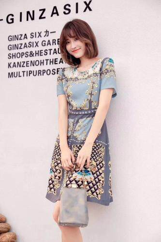 定位花连衣裙，女装连衣裙，茜茜靓点