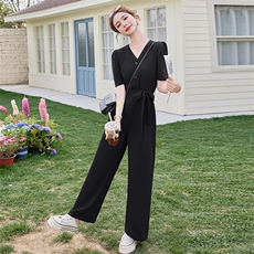 法式气质V领修身显瘦西装连体裤女2025夏款高级感时髦休闲连衣裤，女装连体裤，微微衣阁