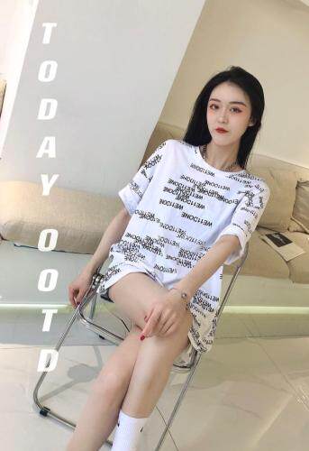 字母T，女装，浅卡