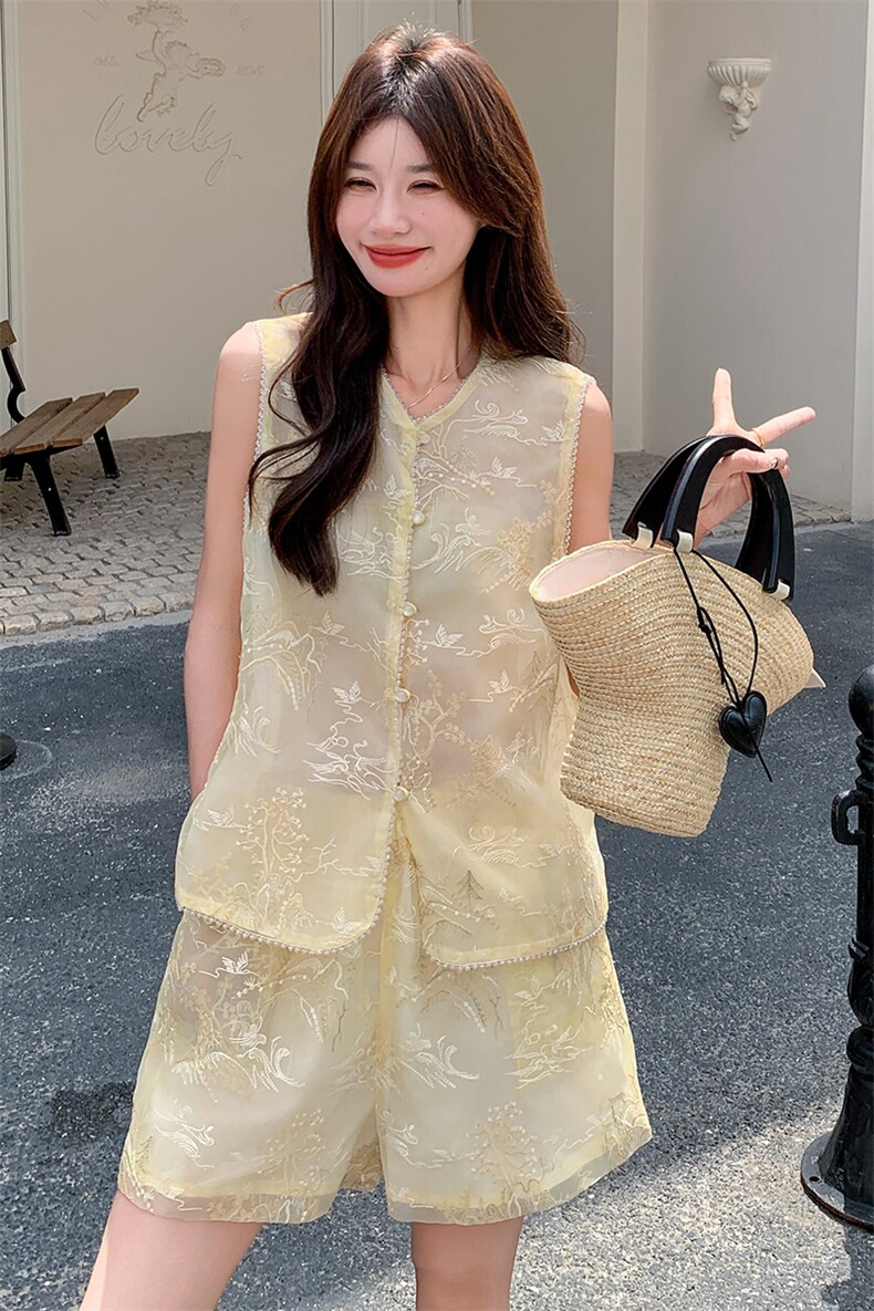 新中式国风刺绣短裤套装女夏2025新款小个子两件套大方得体高级感,女装套装/套裙,纯色衣恋