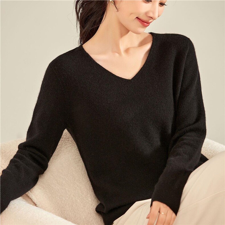 2024秋冬新款一线成衣纯山羊绒衫女V领针织打底套衫通勤内搭，女装羊绒衫，卓冠羊绒