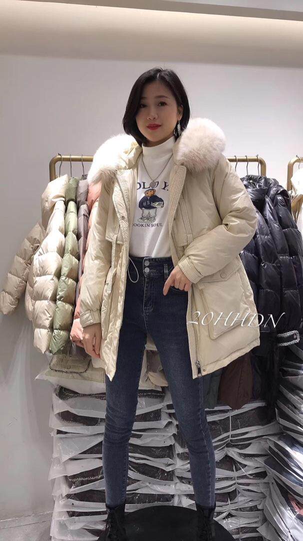 冬季羽绒服，女装羽绒服，红火丹妮