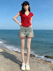 时尚简约套装女夏收腰显瘦撞色拼接短袖针织衫破洞牛仔短裤两件套，女装套装/套裙，江南