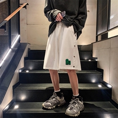 白色