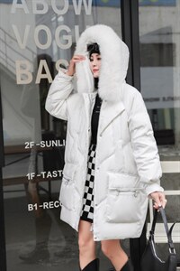 90白鸭绒，狐狸毛领，两色两码，其它，伊艺不舍