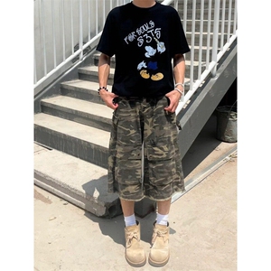 多口袋迷彩工装短裤男夏季潮牌宽松休闲直筒cleanfit阔腿七分裤子,穿长款衬衣搭配什么外套好看图片