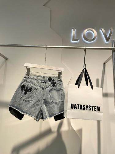 欧洲货～潮牌打钉牛仔短裤，女装，LOVELS