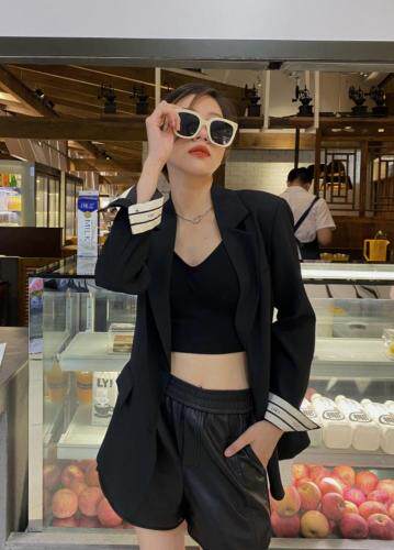 秋季新款西装外套单排扣，女装西装，mona 茉奈