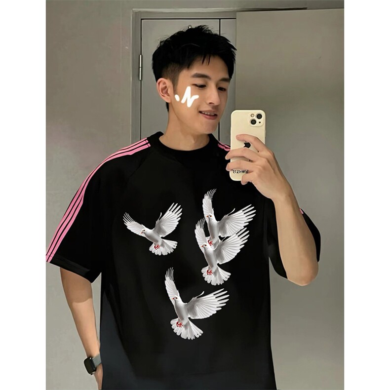 抖音得物品质二开240克宽松纯棉美式潮牌印花三条杠中性风短袖T恤图片