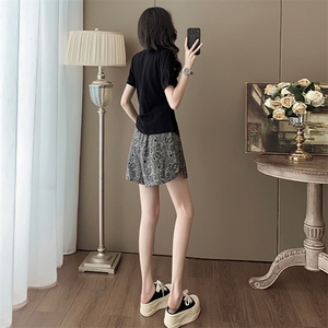 女夏穿搭时尚套装宽松显瘦圆领不规则开叉设计上衣提花短裤两件套图片
