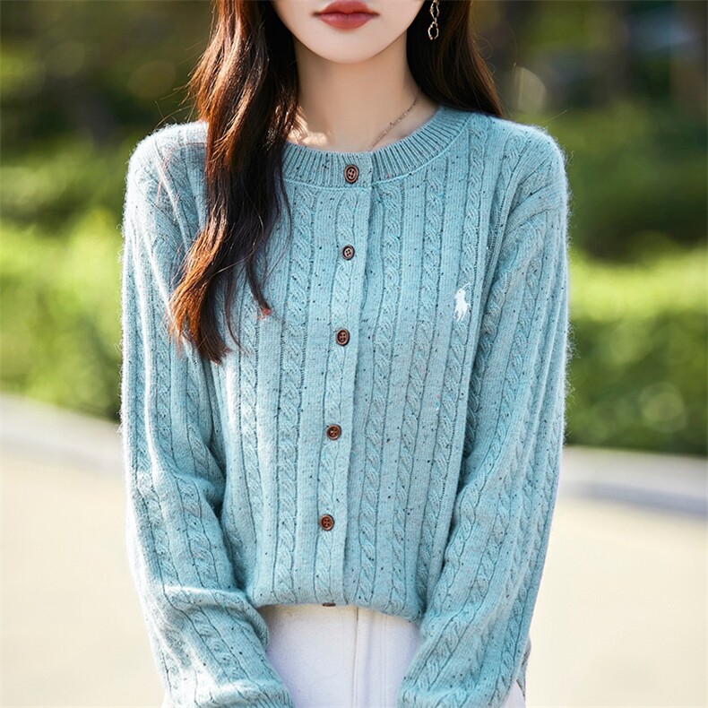 2024秋季新款时尚小马绞花温柔气质软糯毛衣圆领宽松针织外套上衣，女装针织衫/毛衣，暖烁特种纱工厂店