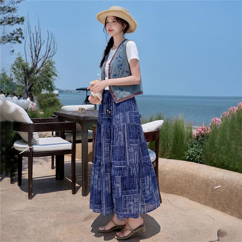 2026夏季新款复古撞色刺绣牛仔马甲+碎花大摆裙时尚二件套,女装套装/套裙,铭街依杨