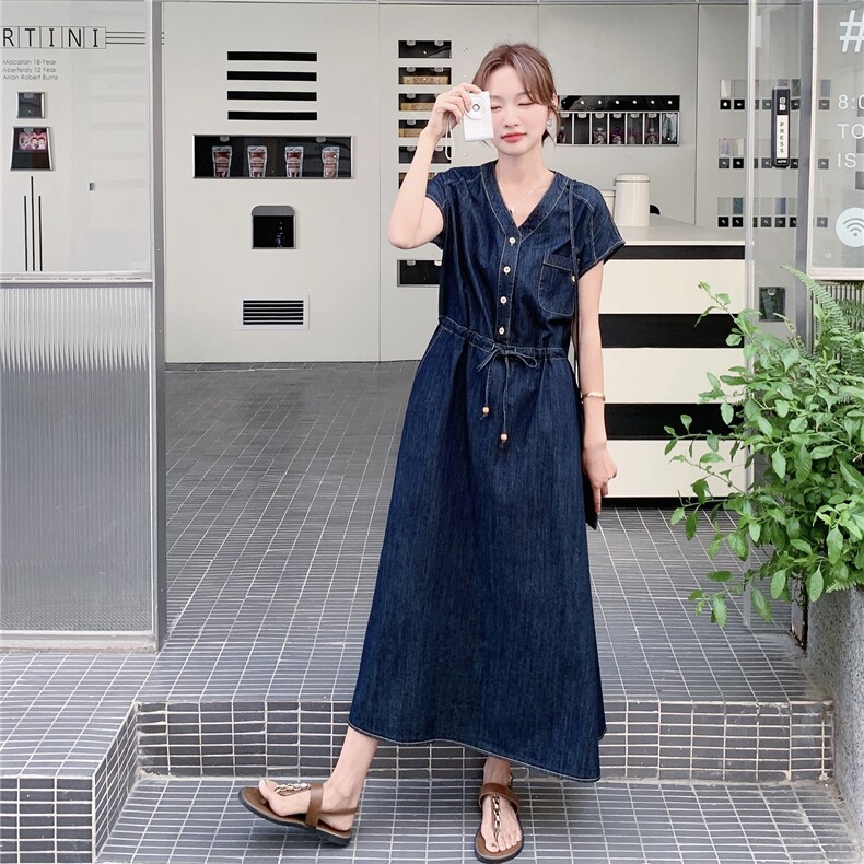 2025夏季新款韩版V领系带收腰显瘦牛仔连衣裙女中长款减龄A字裙子图片