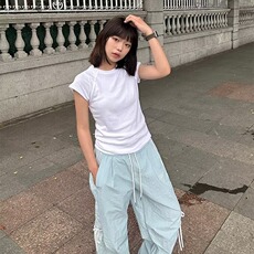 蓝色