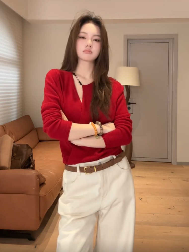 2025年秋季车厘子红色碎石链交叉领,女装羊毛衫,佳弈羊绒