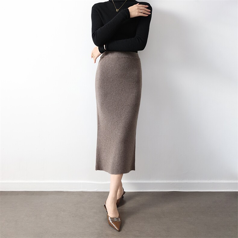2024年秋冬季多股加厚后开叉修身优雅羊绒云感半身裙，女装半身裙，举月羊绒