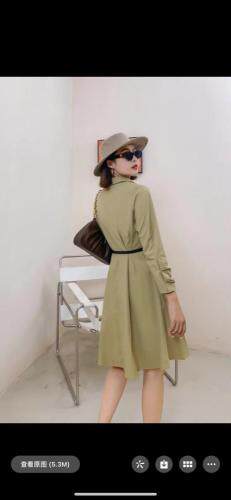 展示的衬衣和韩版的风衣，女装风衣，靓丽诗纷