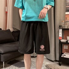 黑色