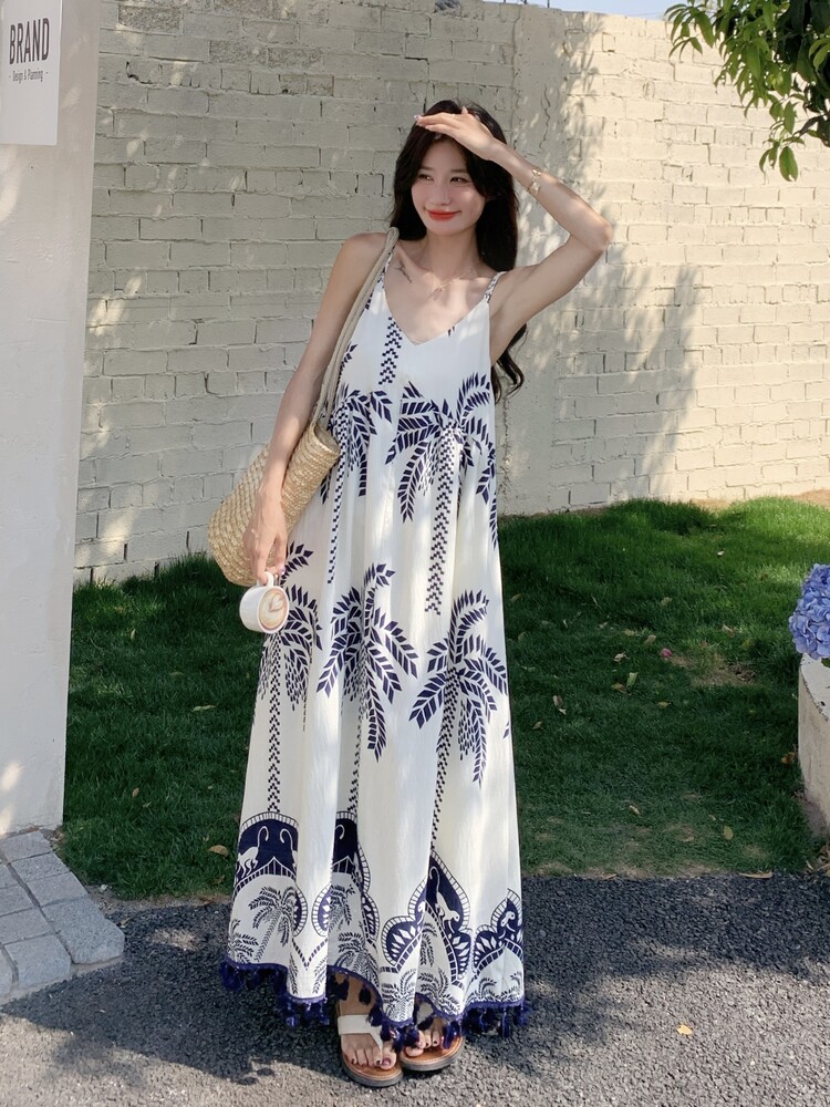 新款减龄海边穿搭裙子度假风鱼尾吊带连衣裙2025新款今年流行爆款,女装连衣裙,诺蝶