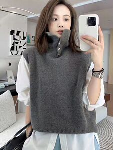 2024秋冬新款羊毛女士金属扣高翻领羊毛背心马甲,毛跟鞋怎么搭配好看图片