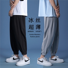 浅灰色