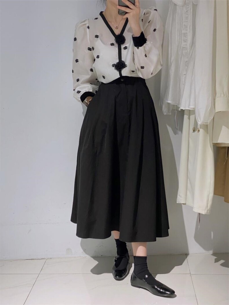 韩系刺绣V领衬衫，女装衬衫，驿谷