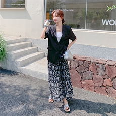 轻熟风韩系轻奢西装套装女夏新款高级感气质显瘦印花半身裙两件套，女装套装/套裙，2C285