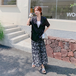 轻熟风韩系轻奢西装套装女夏新款高级感气质显瘦印花半身裙两件套图片