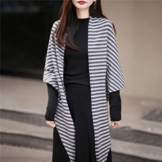 法式精纺毛针织披肩女2025新款保暖围巾披肩两用三角式斗篷披风潮，披肩，圣丽羊绒