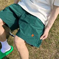 深绿色