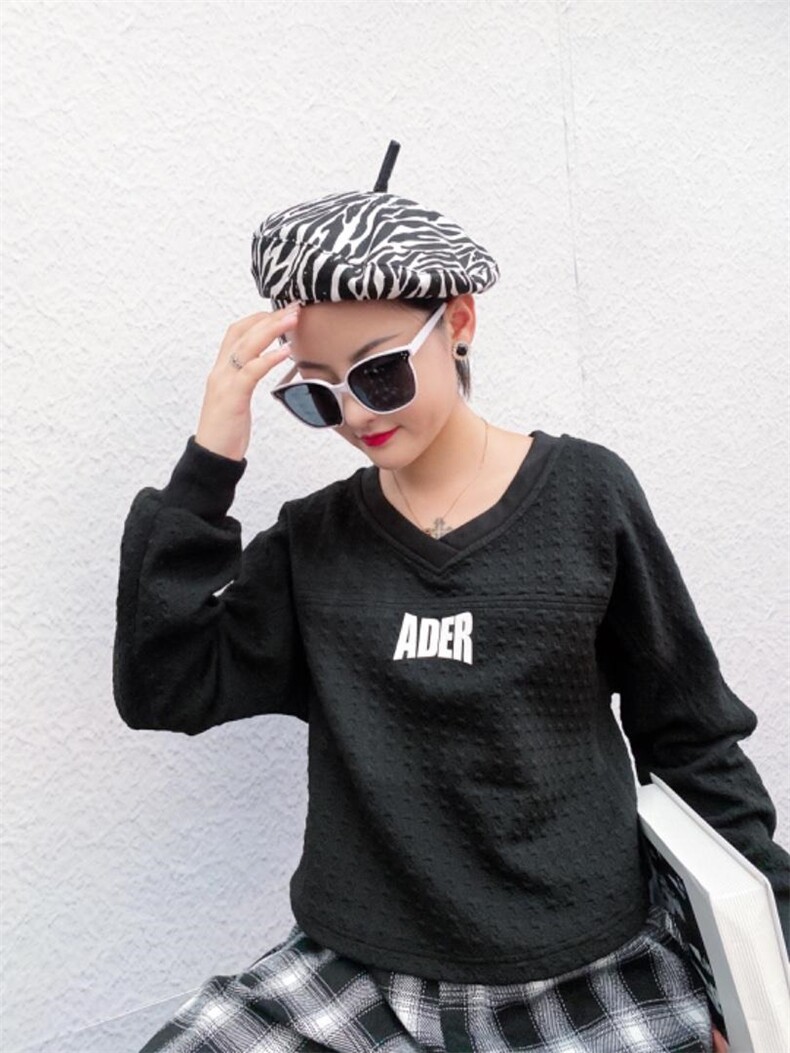 现货2021秋装Ｖ领小心机卫衣，女装卫衣/绒衫，OGENI 欧葛妮