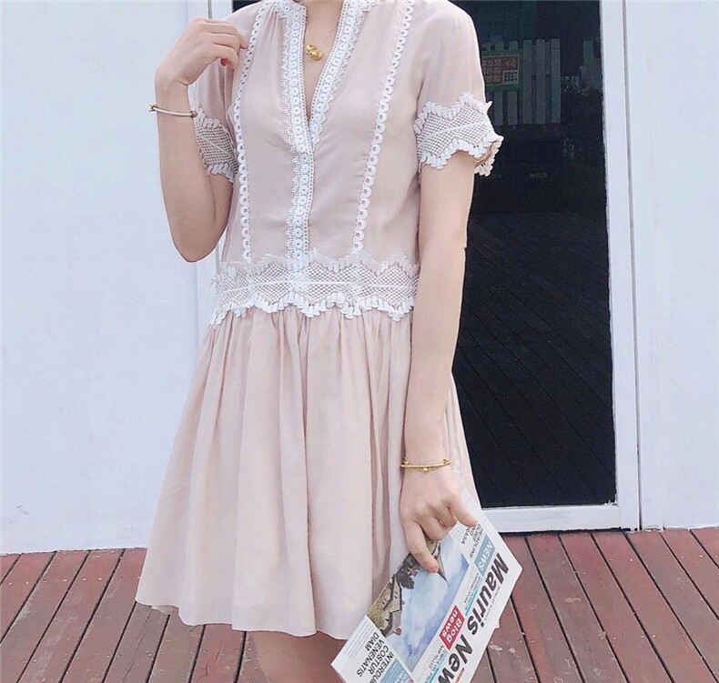 【现货】蕾丝边连衣裙，女装连衣裙，ONE