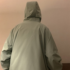 浅绿色