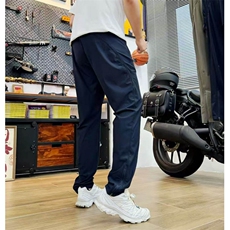 藏青色